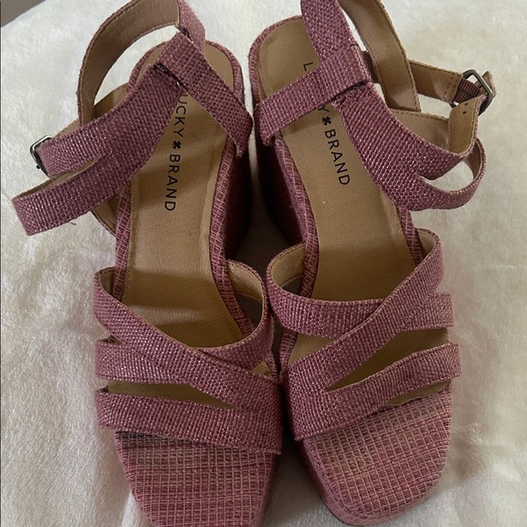 Lucky Brand Mauve Wedge Sandals - Picture 1 of 3